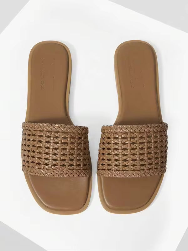 Apparel & Accessories > Shoes